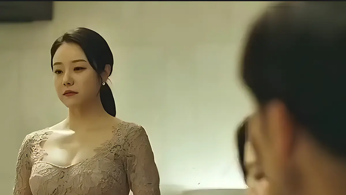 韩国伦理剧《漂亮的保姆》全集高清未删减完整版-小保姆与男主人禁忌之恋《漂亮的保姆》大尺度深夜福利免费观看