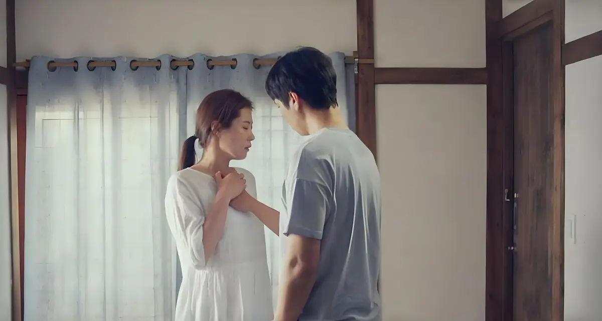 韩国经典电影《出轨》全片免费观看无广告 - 电影《出轨》高清未删减完整版在线观看 - HD中字VS影院-星空影院