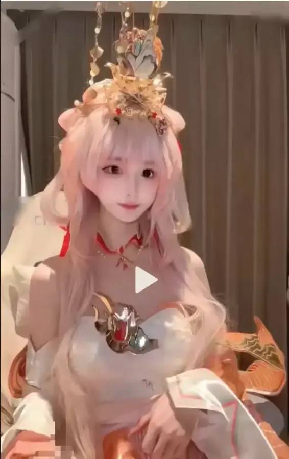 《季雨cos白天鹅》