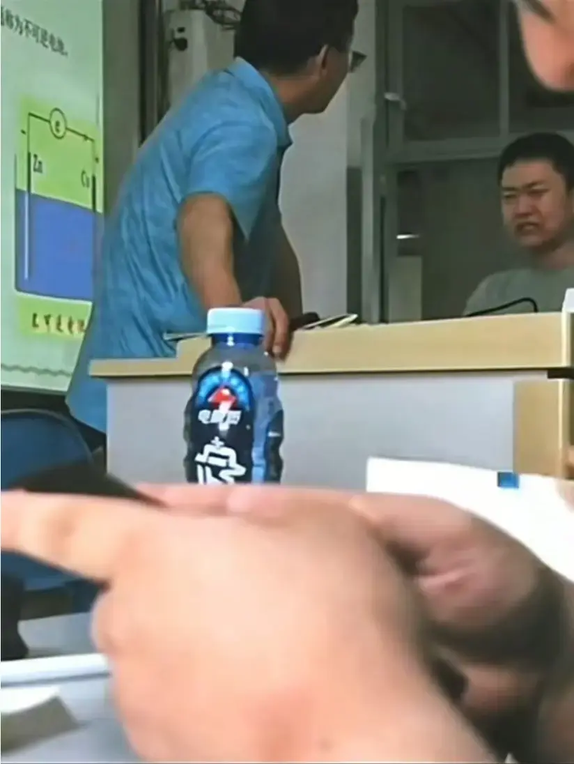 《上海二工大杀杀杀哥》视频免费分享