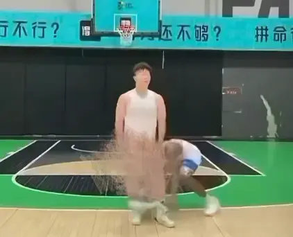 快来免费看《牛教练的裤子》，黑哥偷袭牛教练裤子精彩片段呈现-完整版视频无广告在线播放-《牛教练的裤子》夸克网盘资源下载
