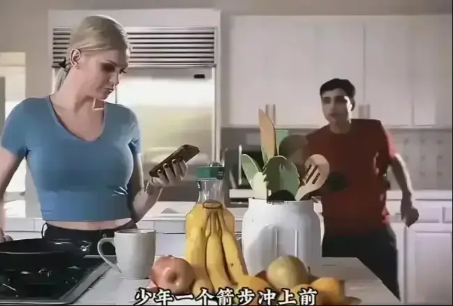 法国伦理片《母亲的烦恼》当14岁女儿撞破妈妈犯罪现场-肯齐·泰勒演压抑母亲-1080P高清无删减
