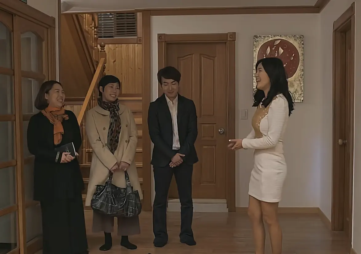 李恩美主演《妈妈将儿子托付给闺蜜》全集未删减 - 超清纯净版无广告 - 手机电视沉浸式追剧不卡顿 - 《妈妈将儿子托付给闺蜜》HD蓝光无删减