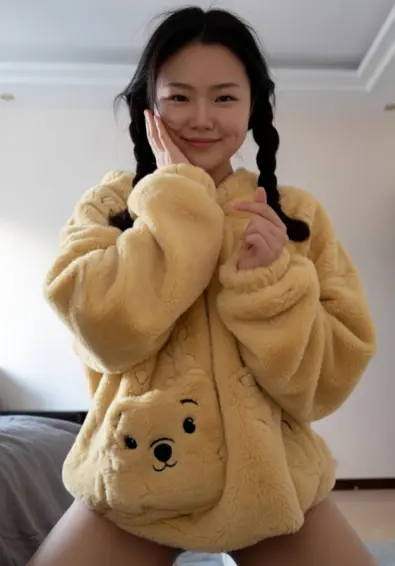 《建始实验小学》免费资源来袭：黄睡衣少女回眸一笑绝版影像，《建始实验小学》高清全集在线观看